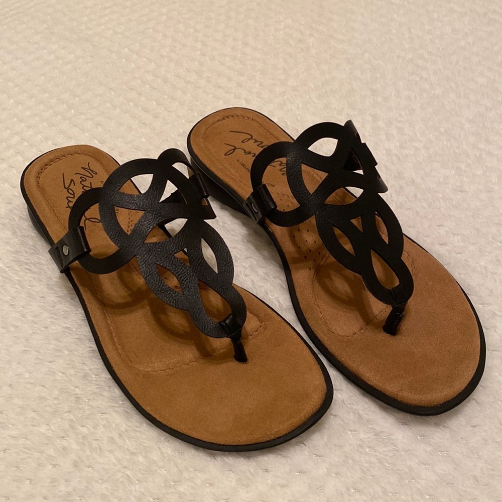 NEW Natural Soul Women’s Jennie Black Flat Sandal Thong Size 8.5 M Naturalizer